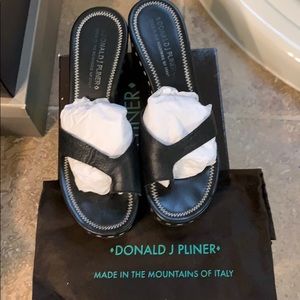 Donald Pliner Black Wedges